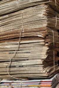 Zacznijmy od śmieci – brykieciarka do papieru, rębak jednowałowy